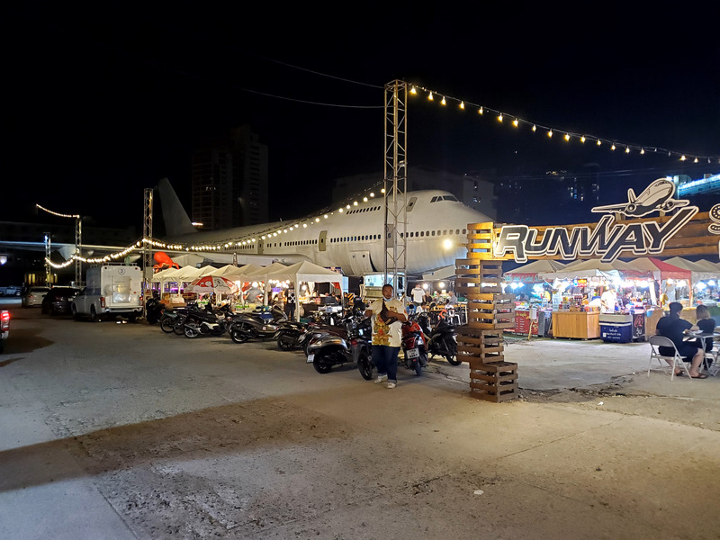 747 marking food stalls