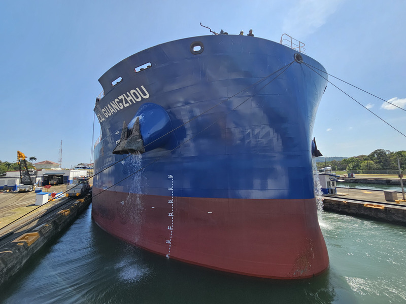 the Guangzhou at the Gatun locks