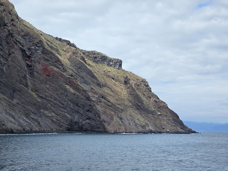 Dramatic cliffs at Punta Vicente Roca