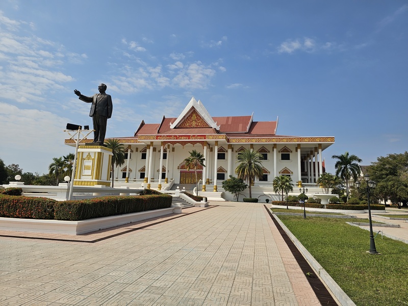 Kaysone Phomvihane statue in Vientiane