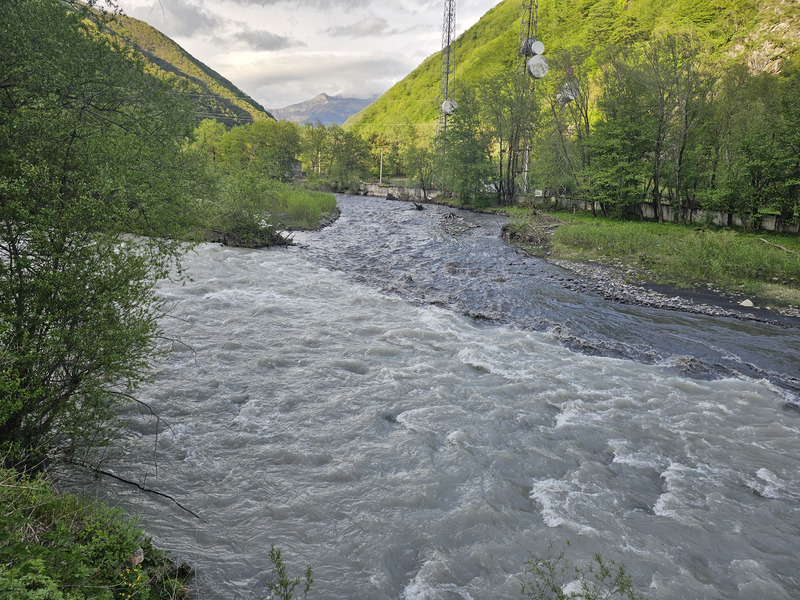 "River of Two Colors" near Aragvi.